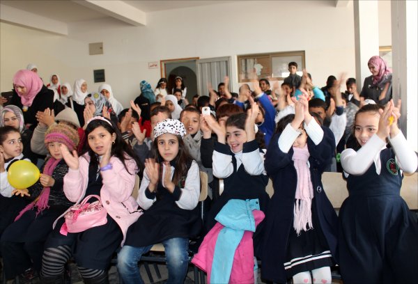 مدرسة رواد المستقبل تحتفل بتكريم المتفوقين للفصل الأول 2013