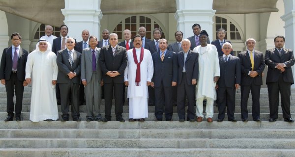 الرئيس السريلانكي يستقبل سفراء الدول الإسلامية برئاسة سفير فلسطين في كولومبو