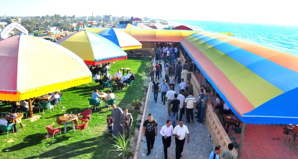 افتتاح منتجع لايت بيتش   على شاطئ بحر خان يونس
