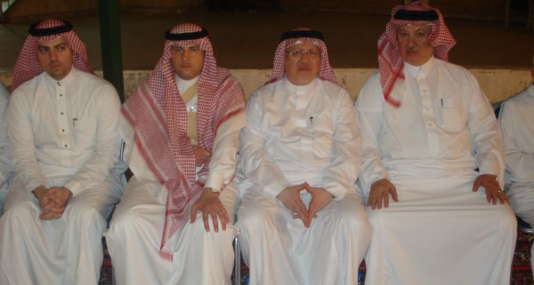 السعودية-  صور بيت عزاء عميد العائلة الدكتور خيري حافظ عثمان الأغا 