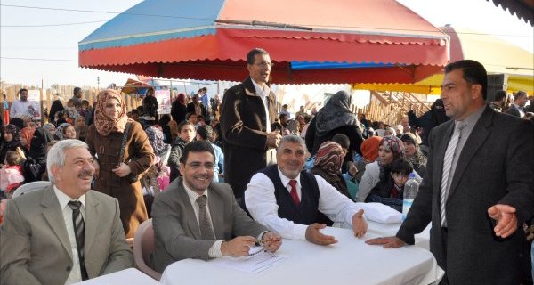 مدرسة ذكور مصطفى حافظ الإبتدائية للاجئين تحتفل بتكريم المتفوقين