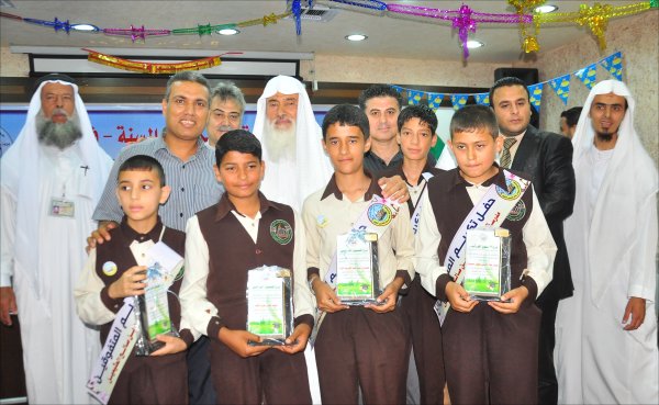 تخريج الفوج العاشر بمدرسة الإمام العثيمين في خان يونس