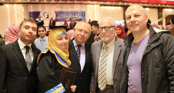 تخرج الطالبة دعاء عبدالفتاح رمضان الأغا في جامعة الأزهر- كلية طب الأسنان
