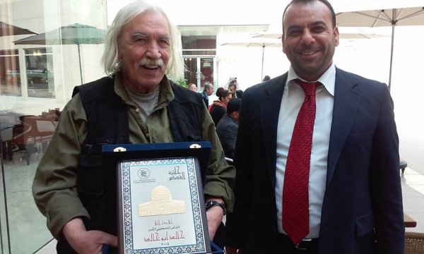 الشاعر الفلسطيني المحارب خالد أبو خالد يفوز بجائزة القدس