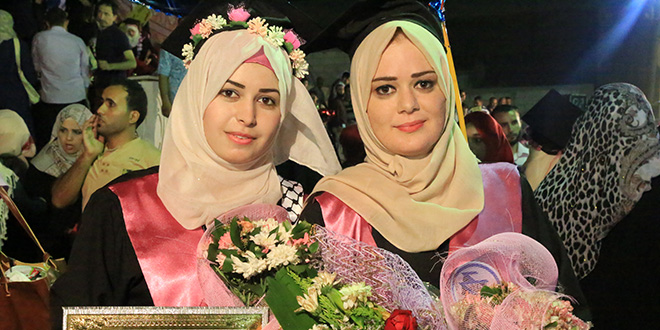 تخرج الطالبتين إيمان يونس الاغا و شيماء محمد الأغا