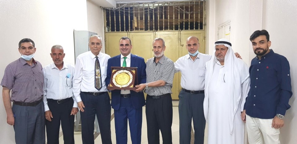 تهنئة عائلة الأغا لرئيس بلدية خان يونس د علاء الدين البطة بمناسبة حصوله على الدكتوراه